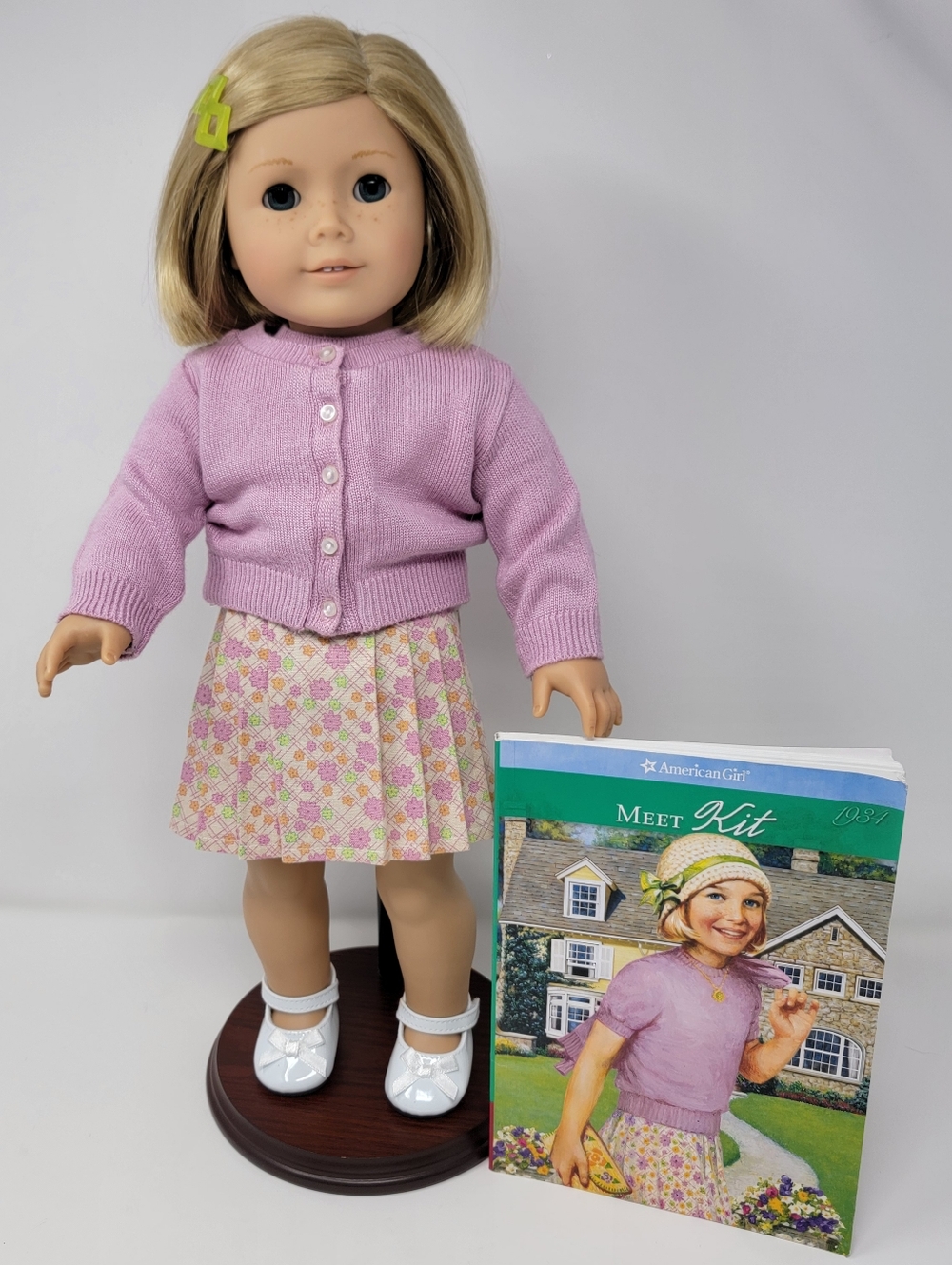 VINTAGE American Girl: KIT KITTREDGE 2008 – First Edition Meet Outfit & PC Stand
